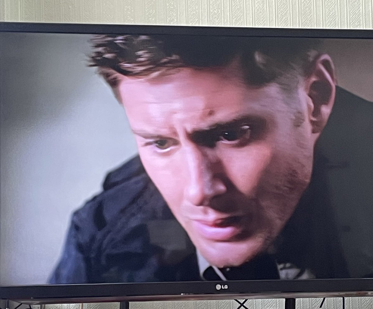 isa* is watching spn! tweet media