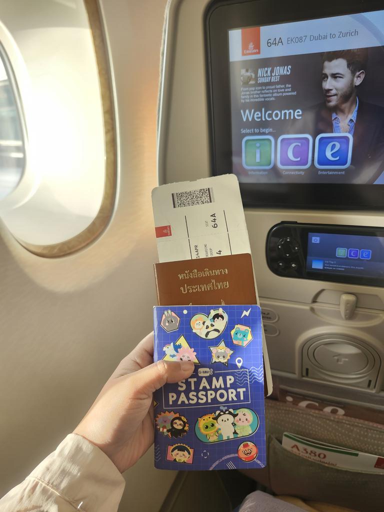 จากดูไบไปซูริค ได้พาหลานๆนั่งติดหน้าต่างชมวิวสวยๆ เริศๆเลยหล่ะ #switzerland