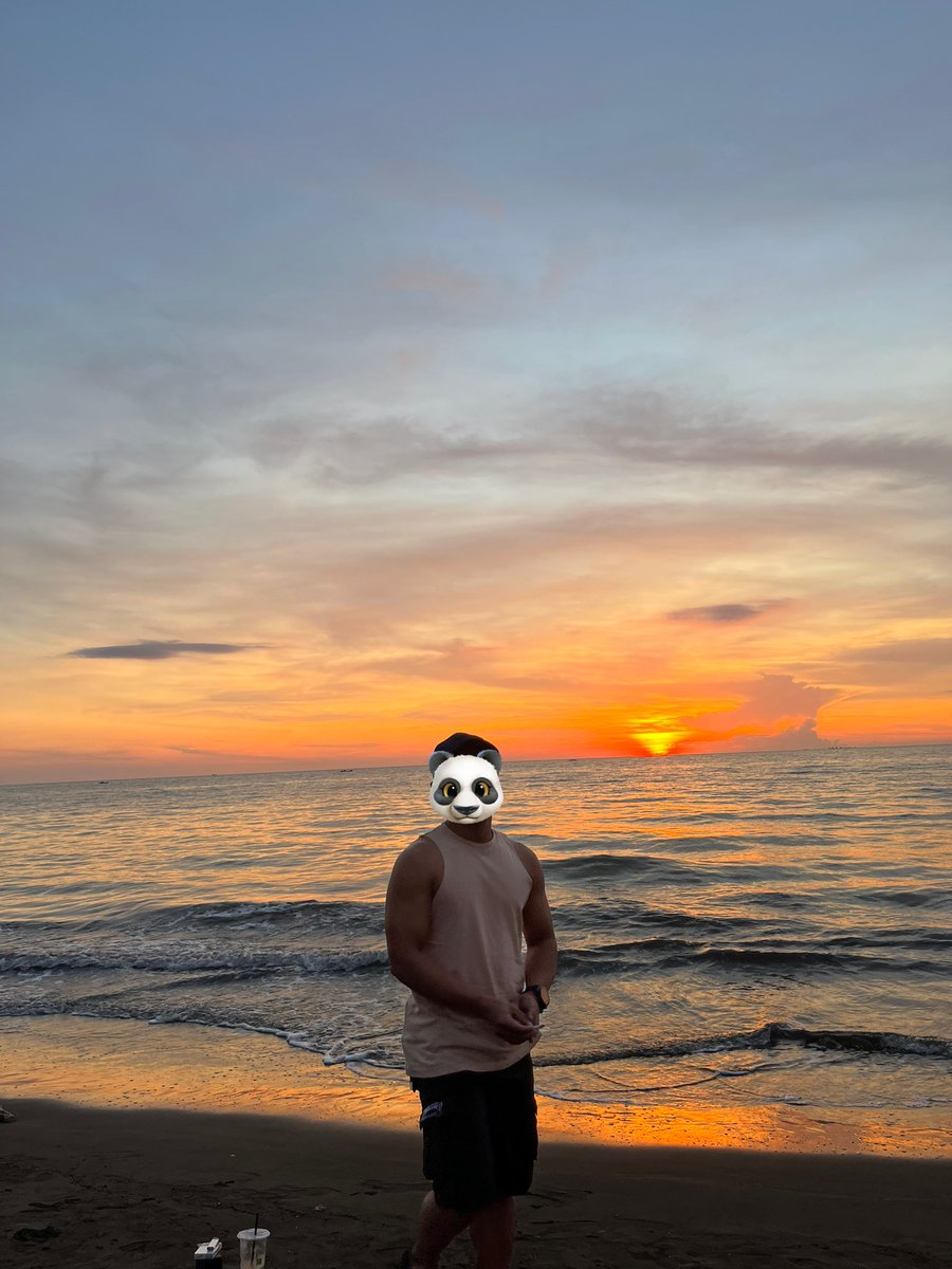 chel_brey's tweet image. Senja itu mengajarkan kita tentang gimna cranya menghargai &amp;amp; mensyukuri semua hal yg ada pada diri &amp;amp; hidup kita, mnjadi versi dirisendiri, tanpa harus berpura pura kluar dri versi kita hnya utk menyenangkan &amp;amp; bahkan disukai oleh Orang lain. #Makassar #makassar #bali