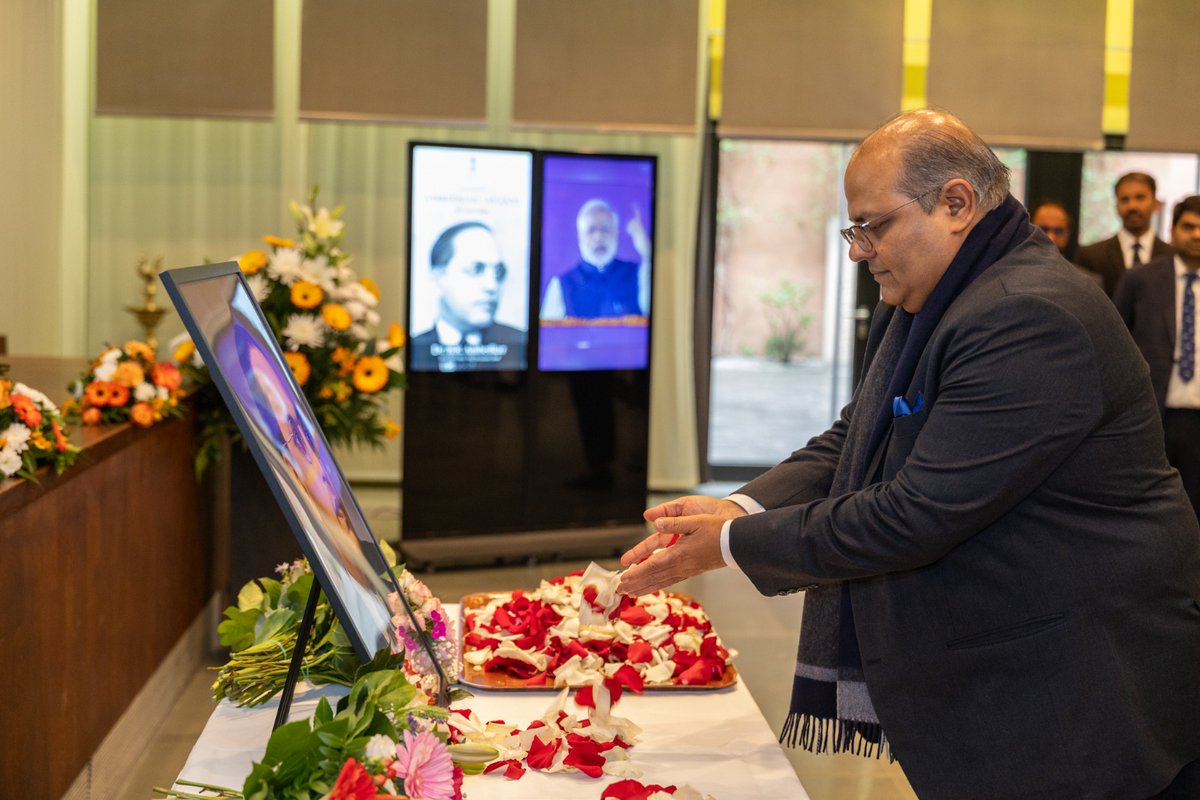 eoiberlin's tweet photo. On the occasion of #AmbedkarJayanti, Foreign Secretary @VikramMisri paid floral tributes to Dr. B.R. Ambedkar at @eoiberlin, reaffirming Baba Saheb’s enduring message of justice, equality and fraternity enshrined in the Indian Constitution.

@PMOIndia @MEAIndia @DrSJaishankar @IndianDiplomacy @DDNewsLive @PIB_India