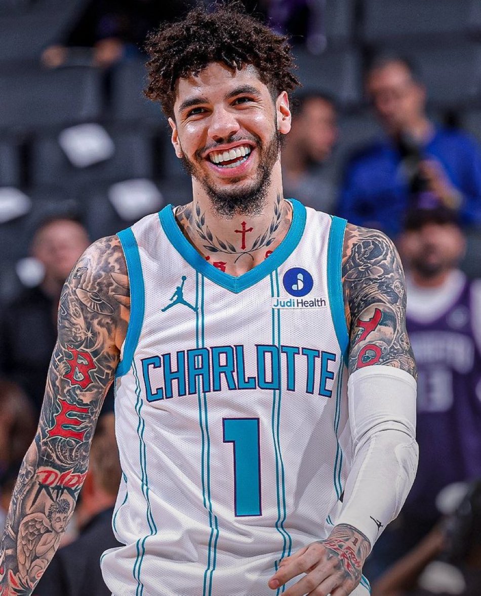 Charlotte Hornets Latino tweet media