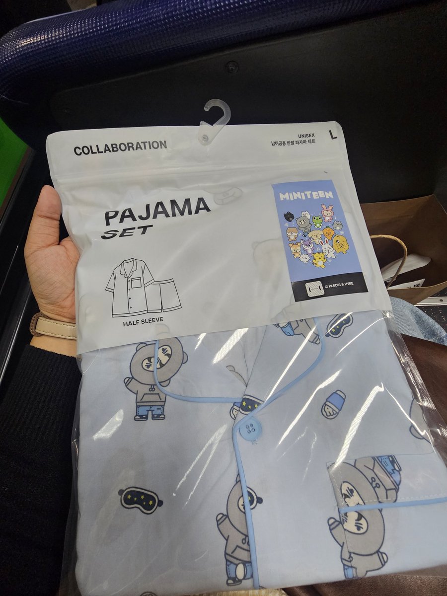 jungkyeomie's tweet photo. WTS SEVENTEEN MINITEEN 
SPAO FRIENDS

Pajama - ₱2,000

On hand 

Shuashumi
1- large
1- xl

Nover
1- large

Reply or DM ☺️ https://t.co/IdVxm6tUiI