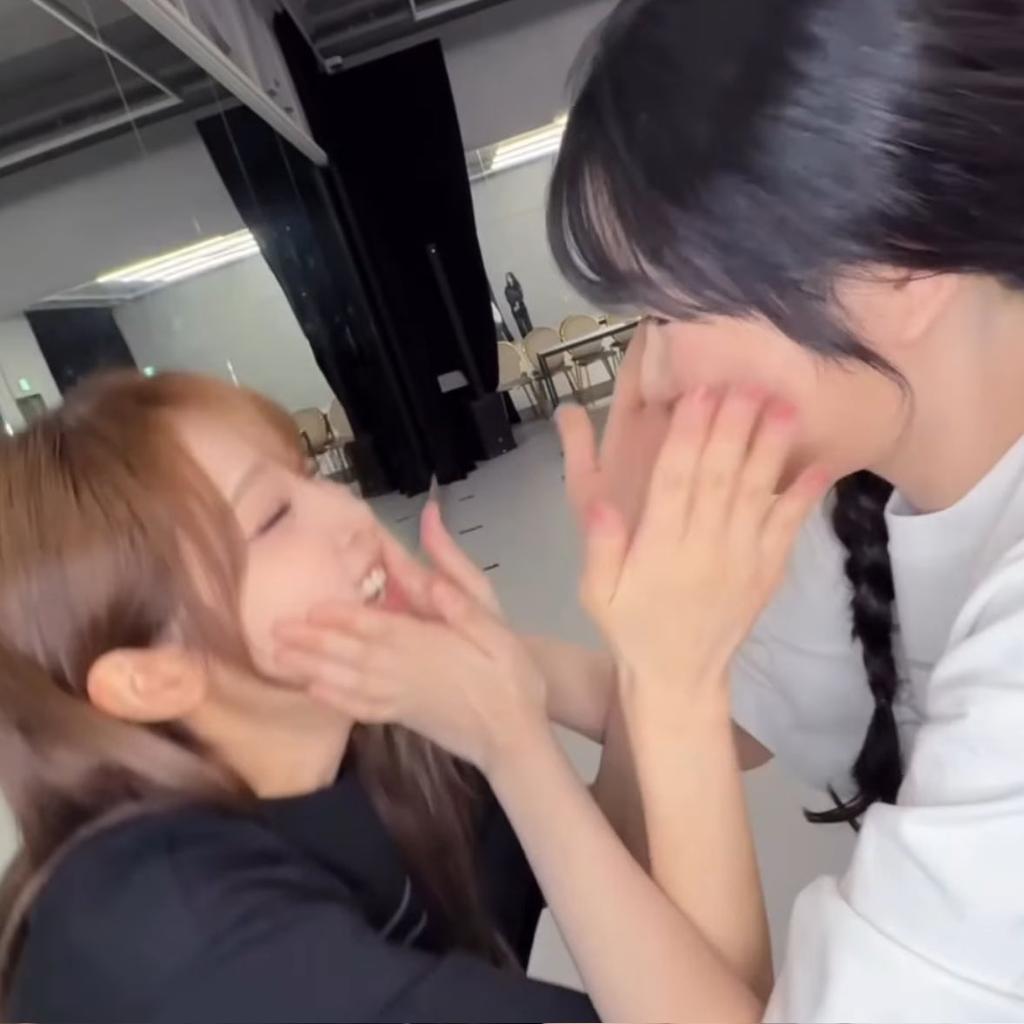 vii •︿• tweet media