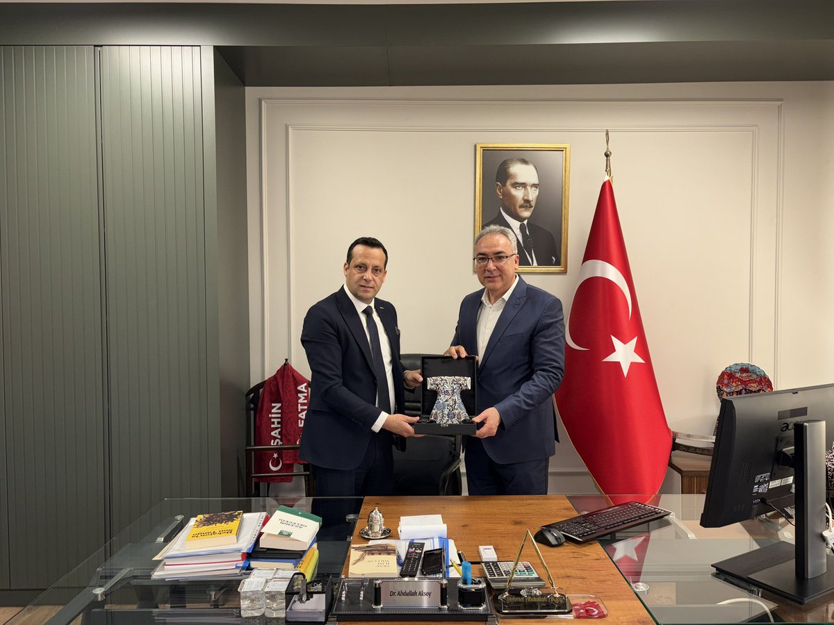 ihalilkilinc's tweet photo. Turizm Haftası kapsamında, TÜRSAB olarak Gaziantep turizminin gelişimi ve geleceğine yönelik istişarelerde bulunmak üzere Gaziantep Büyükşehir Belediyesi Genel Sekreter Yardımcısı Dr. M. Abdullah Aksoy’u ziyaret ettik.

Nazik ev sahipliği ve değerli katkılarından dolayı Sayın Dr. M. Abdullah Aksoy’a teşekkür eder, Turizm Haftası’nın şehrimiz ve ülkemiz turizmine hayırlı olmasını dileriz.