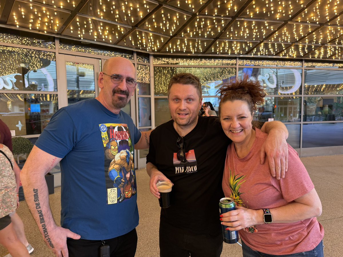 TheHughezy's tweet photo. Photo thread confirming how much of a terrible time we had at #Hackamania.
#HitTheLikeButton https://t.co/B5KlWTWcY4
