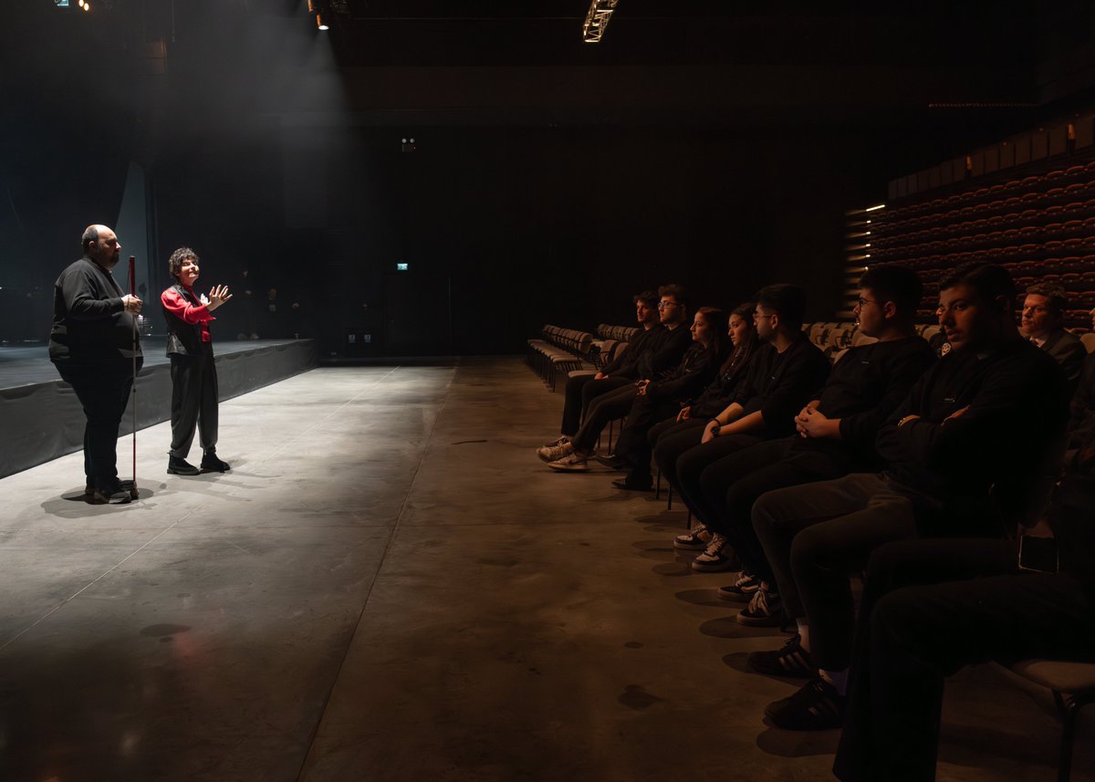EHS_erisim's tweet photo. 10 Mart’ta Paribu Art’ta, British Council iş birliğiyle çok güzel bir akşam geçirdik, birlikte hatırlayalım.
The In Between filmiyle başladığımız, ardından film ekibiyle sohbet ettiğimiz bu buluşmada; erişilebilir sanat üzerine birlikte düşündük, deneyimlerimizi paylaştık. https://t.co/wrNnnjbhIA