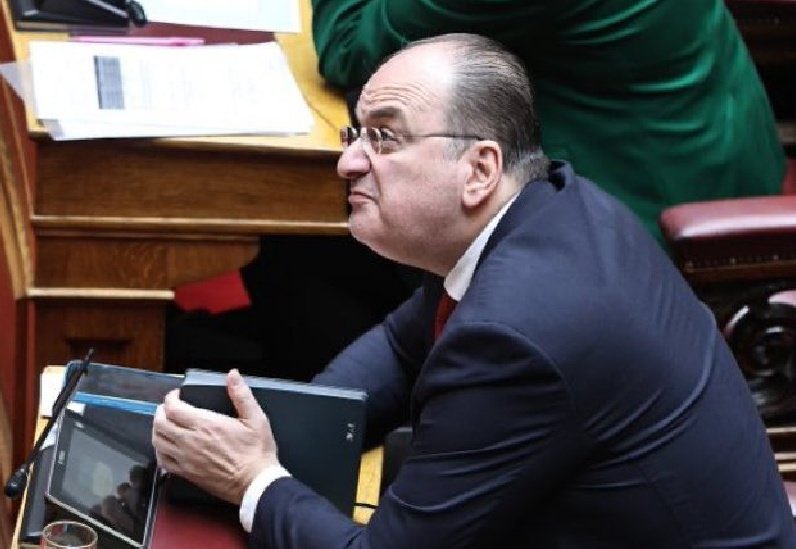 sirVidi's tweet photo. Με πήραν γιατί ήμουν ωραίος...η απάντηση του μαλάκα που αντί να τον τρέχουν στα δικαστήρια του έδωσαν και υπουργείο..Δεξιοί τα σκατα της κοινωνίας #ΝΔ_εγκληματική_οργάνωση #νδ_ξεφτιλες #Λαζαρίδης https://t.co/BIUw6eW9kD