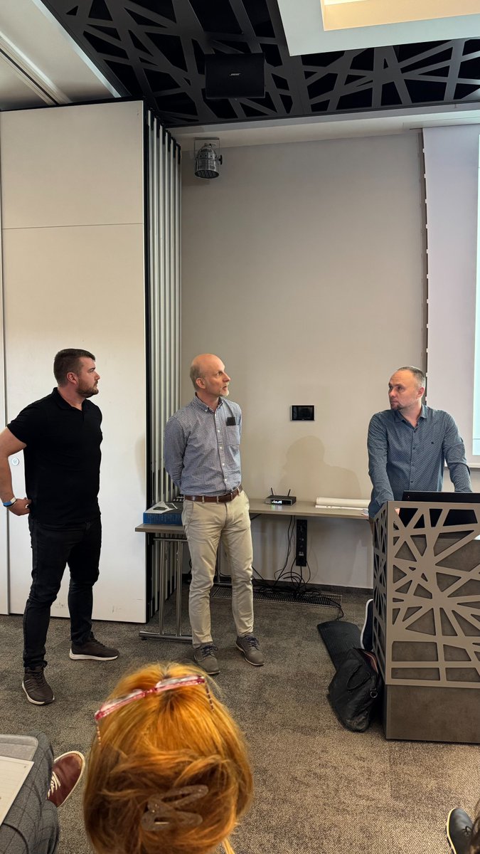 as_vuz's tweet image. Two heads are better than one. At our off-site meeting, we openly discussed VUZ’s future beyond 2030—including AI, testing in ZC Velim, and internal processes. We are now establishing a working group to put these ideas into practice. #vuzas #teamwork #companyculture