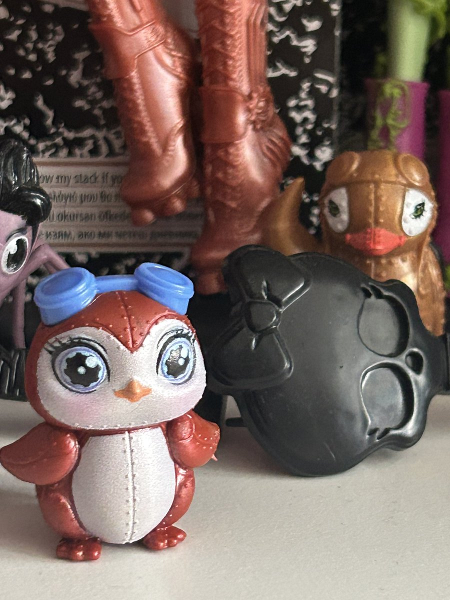 Mel collects 💜 tweet media