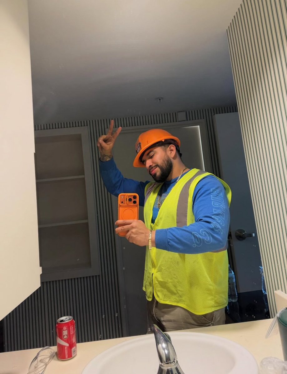 blue collar men tweet media