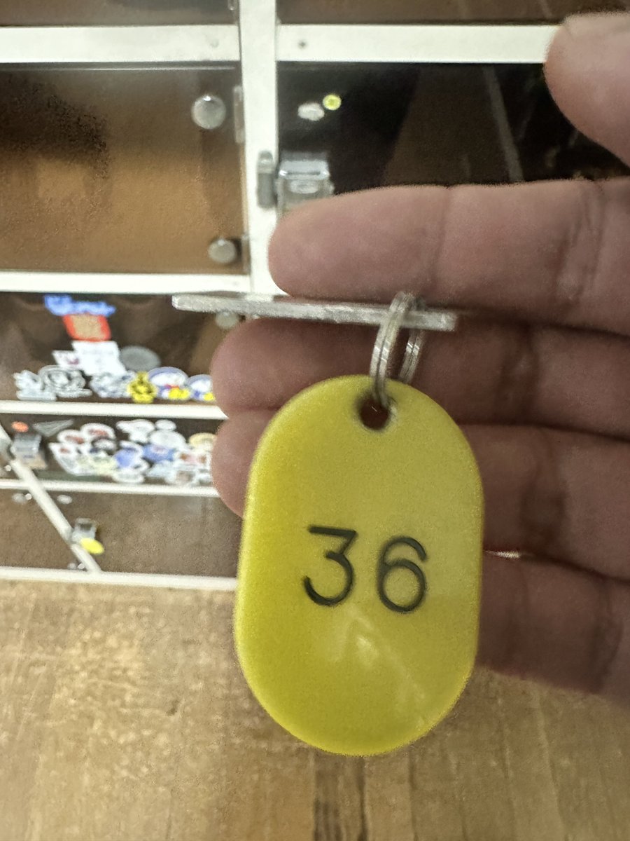 かとちん tweet media