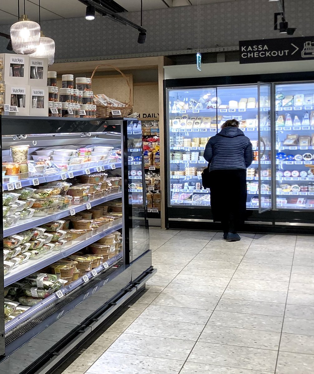 ReciklerkoCans's tweet image. Island refrigerator in the central part of the delicatessen section of a supermarket

stock.adobe.com/contributor/21…

#Island #refrigerator #retail #delicatessen #supermarket