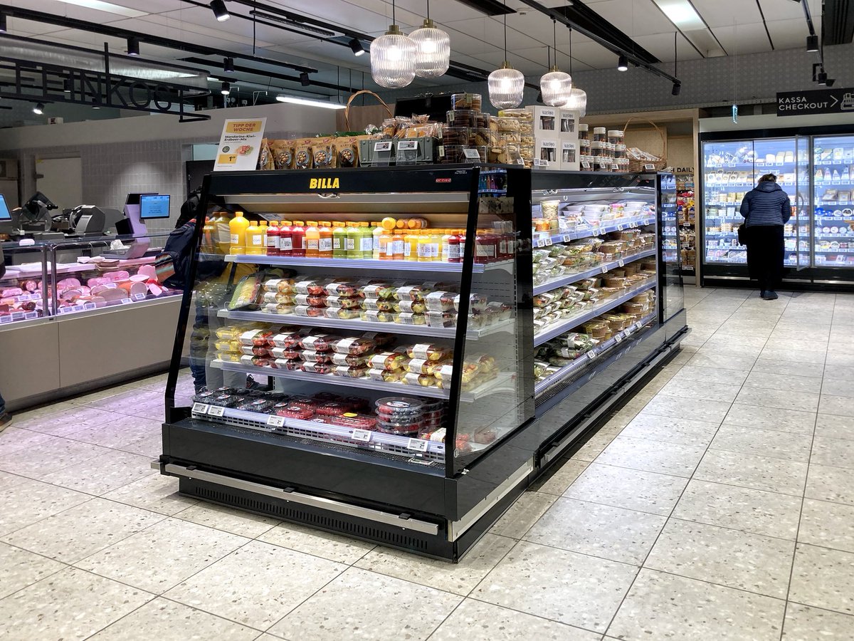 ReciklerkoCans's tweet image. Island refrigerator in the central part of the delicatessen section of a supermarket

stock.adobe.com/contributor/21…

#Island #refrigerator #retail #delicatessen #supermarket