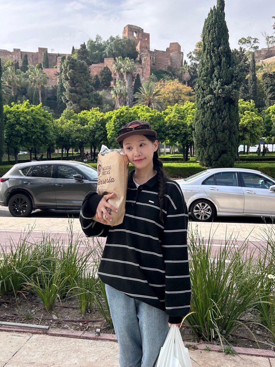 Ch0M2mn's tweet photo. 260414 Instagram update @ seeeo.zz

🇪🇸♥️💛 https://t.co/QtDlEY6UFo