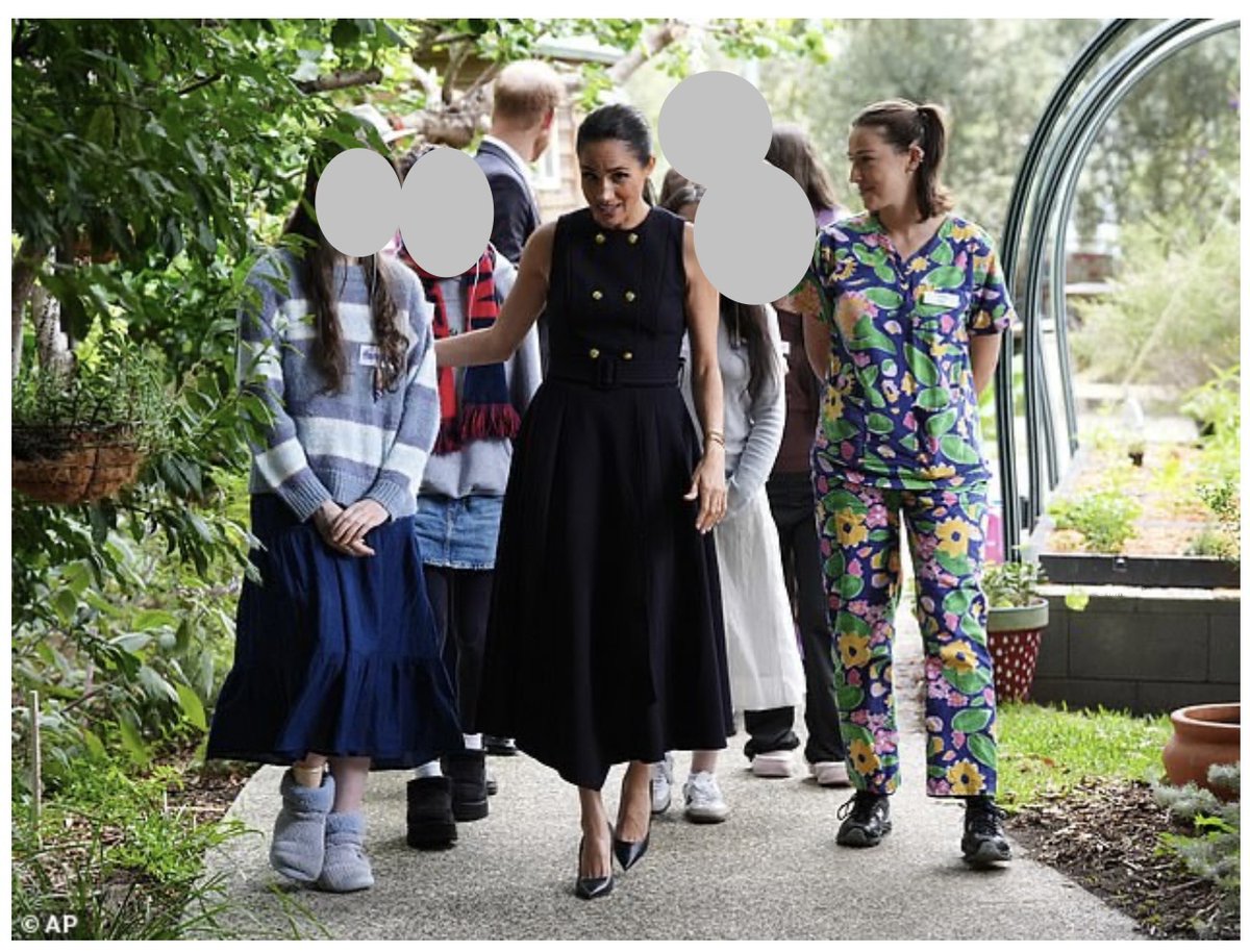 FinnInMinn's tweet photo. The parents that allowed their sick children to be paraded for pap pictures are as deranged, demented and sick as the #Harkles! #rejectroyals #privacyvisit
#Australia https://t.co/jPDIPJur8V