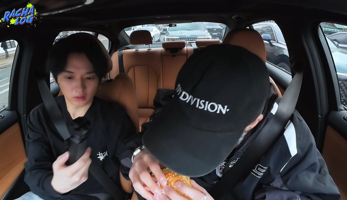 lara IS YOUR FAV HYUNHOER ⤮ fan acc tweet media