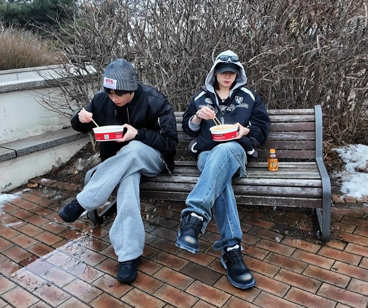 lara IS YOUR FAV HYUNHOER ⤮ fan acc tweet media