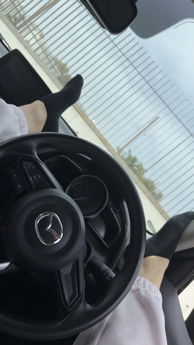 its_bella tweet media