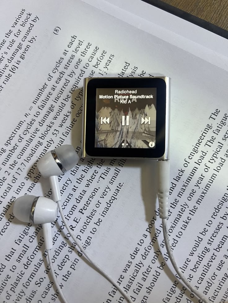 b𝘆. 2 tweet media