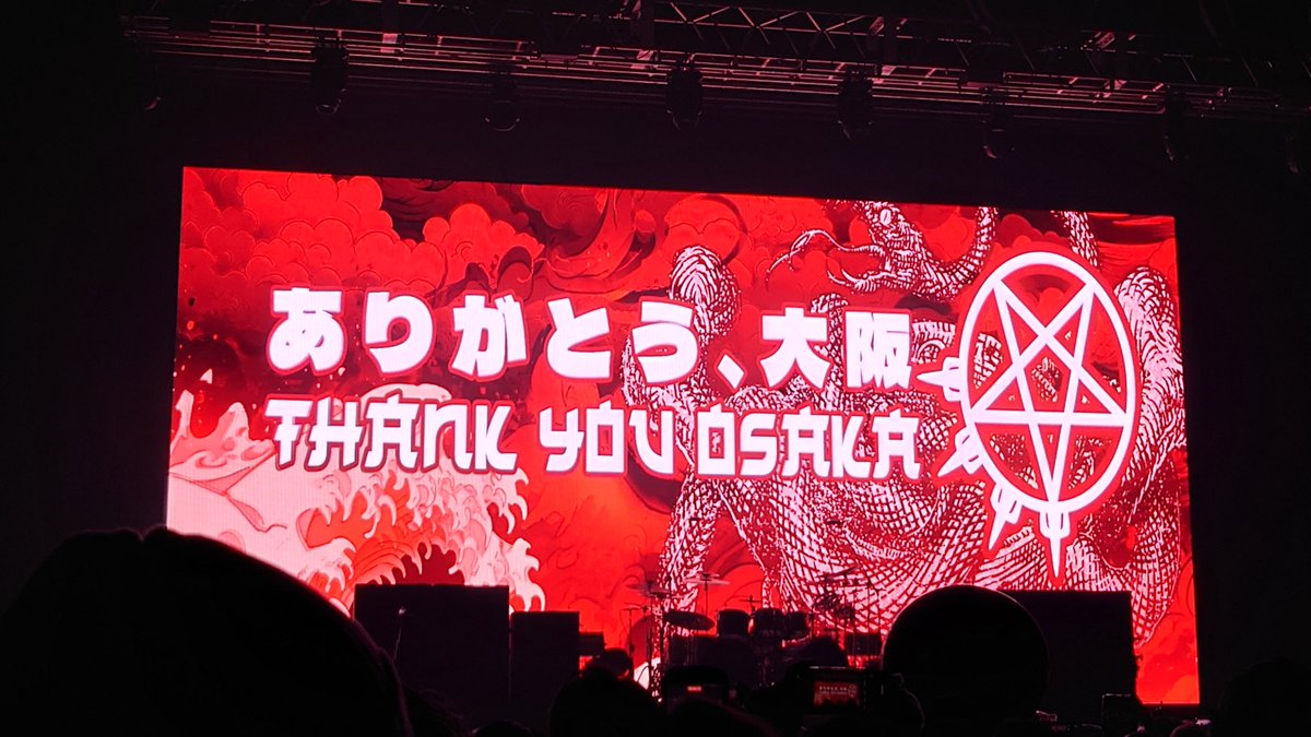 nova_Sun's tweet photo. Arch Enemy最高やった！
結構色んなアルバムからやってたな〜 https://t.co/txFybRV3iC