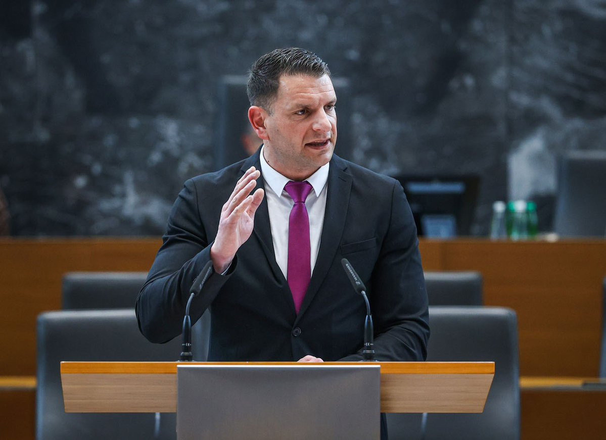 Daily Romania tweet media