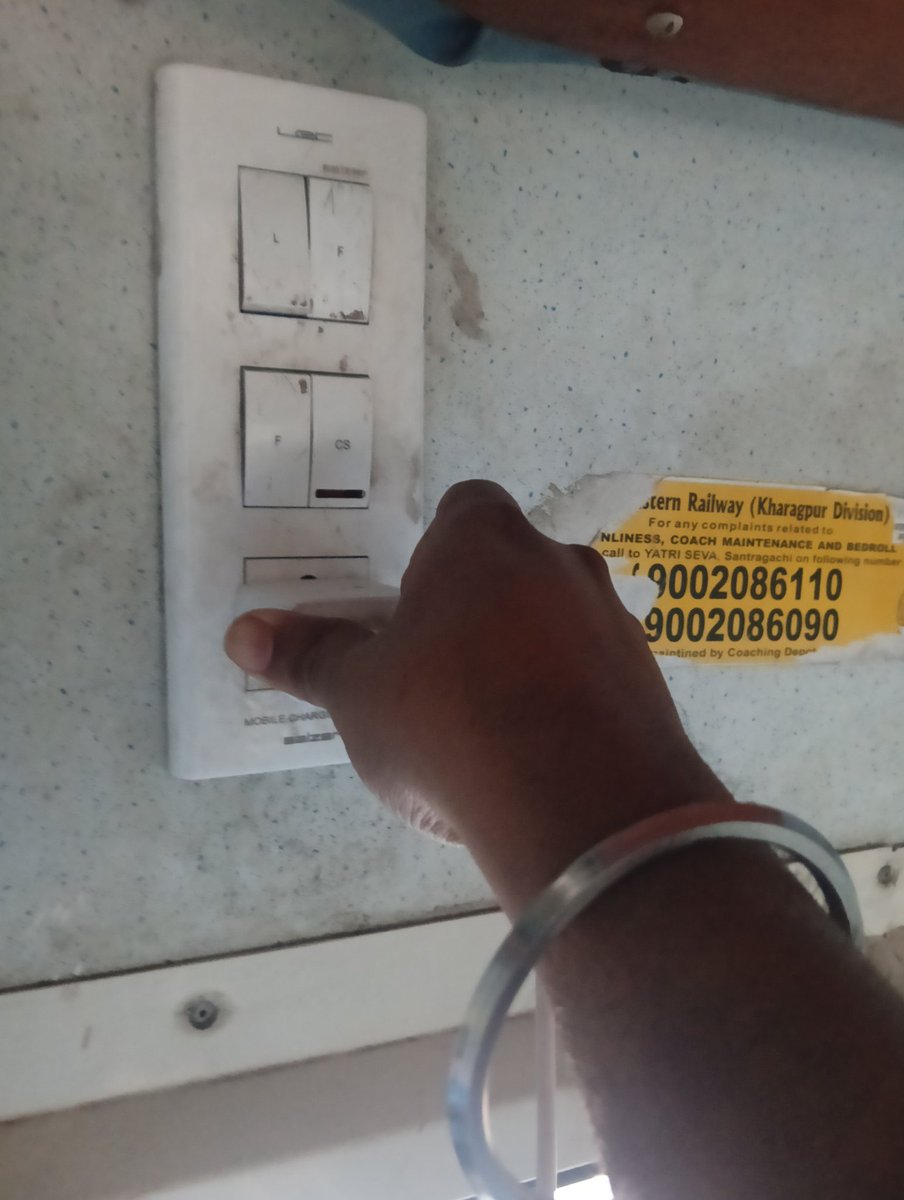 Joy58478352's tweet image. @RailwaySeva for faster action:

@RailwaySeva Charging points in coach S1 are not functioning/broken in maximum sockets. PNR and Train no respectively 
4436449317 No. 18046 East coast Express. Kindly get this fixed ASAP. Passengers facing issues. 

#RailwayHelp