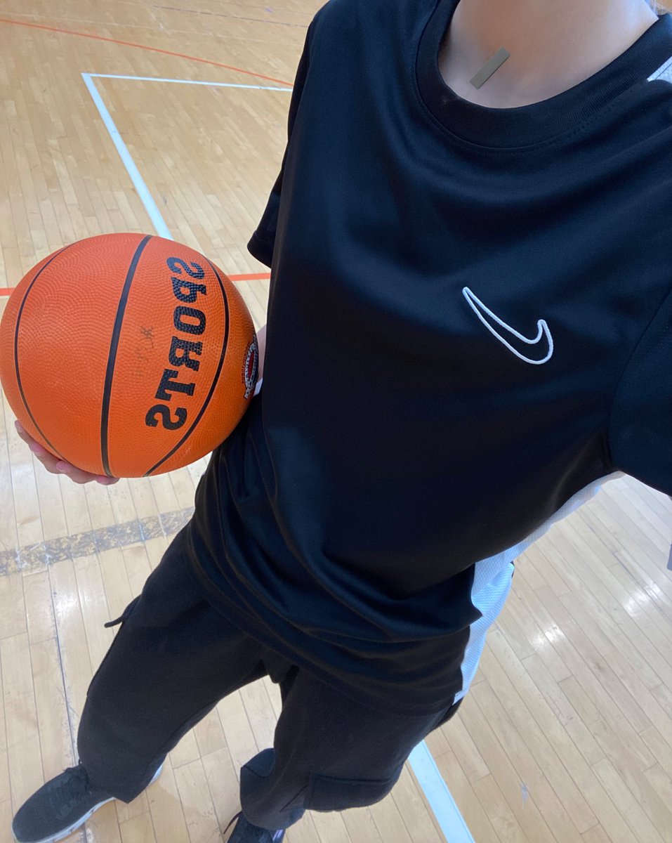 CrimsonW1itch's tweet image. Dear #basketball 🏀