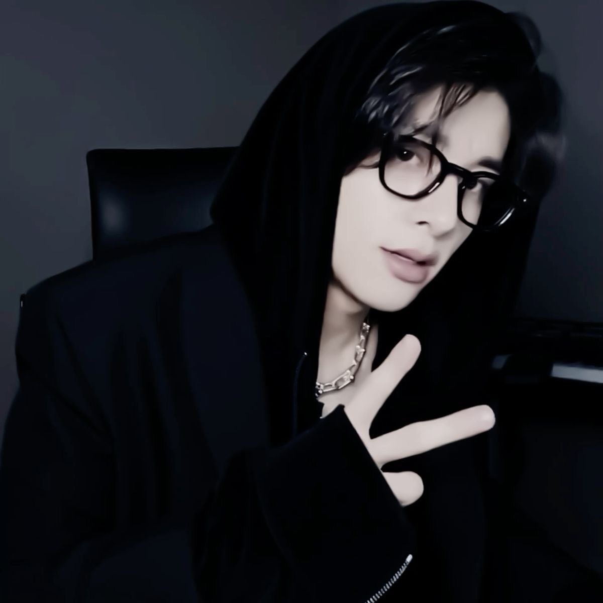 Milnpqt7's tweet image. Хотите я буду постить посты с эдитами энха? И отмечать кого-то😼😼это будет разнос правда

HEEVERLASTING LOVE FOR EVAN
#WithEvanInEveryWay
#모든순간_에반과_함께
#EVAN #에반