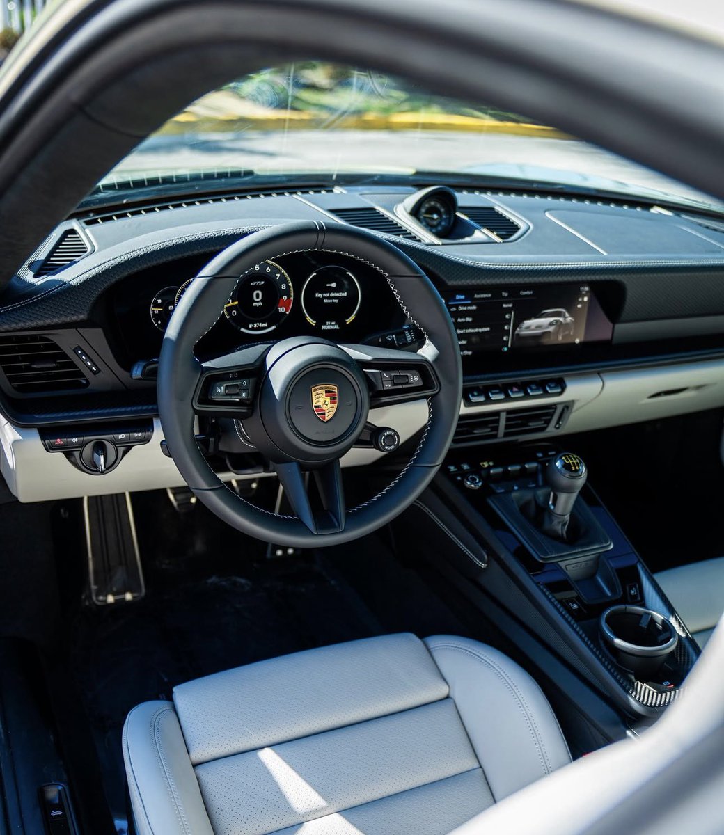 PorscheCIub's tweet image. Paint-to-Sample Urban Bamboo Chromaflair 992.2 GT3 Touring