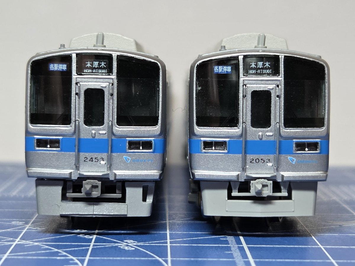Toyo_S_Line's tweet photo. 小田急2000型塗装済みキットのスカートを交換しました。従来は1000形未更新車(完成品)の物を改造して取り付けていましたが、この度更新車の物に交換しました。実車に良く似ているのではないでしょうか？？ https://t.co/ETwF8PvG8t