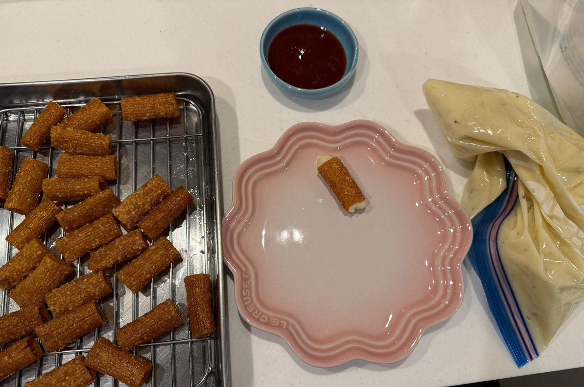 p_ma_ru's tweet image. TikTokでバズってるやつ作った！！！
まじうまい！！けどお手伝いさんの歯が割れるほど硬い！！！！！
明日歯医者行くって！！！！！