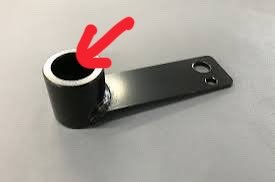 Z乗りの人でこれ持ってる方いませんか？😅
もし持ってある方がいましたら、矢印の穴の所を小銭と比較して頂きたいです😅
1円玉とか5円玉、10円玉、50円玉、100円玉、500円玉どれでも大丈夫です😅
#z1 #z2 #kz1000 #Kz900 #kz1000mk2