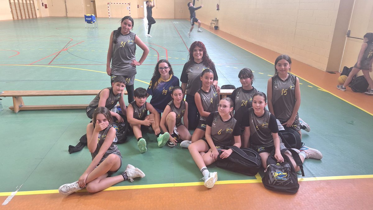 BAMALPARTIDA's tweet photo. 📸Galería del fin de semana📸
💛💙Finde completito el que han pasado nuestros equipos y con las mejores de las sonrisas💛💙
Por aquí os dejamos algunos de esos buenos momentos 🏀
¡Feliz martes! 🤩 https://t.co/k2IjOq1quU