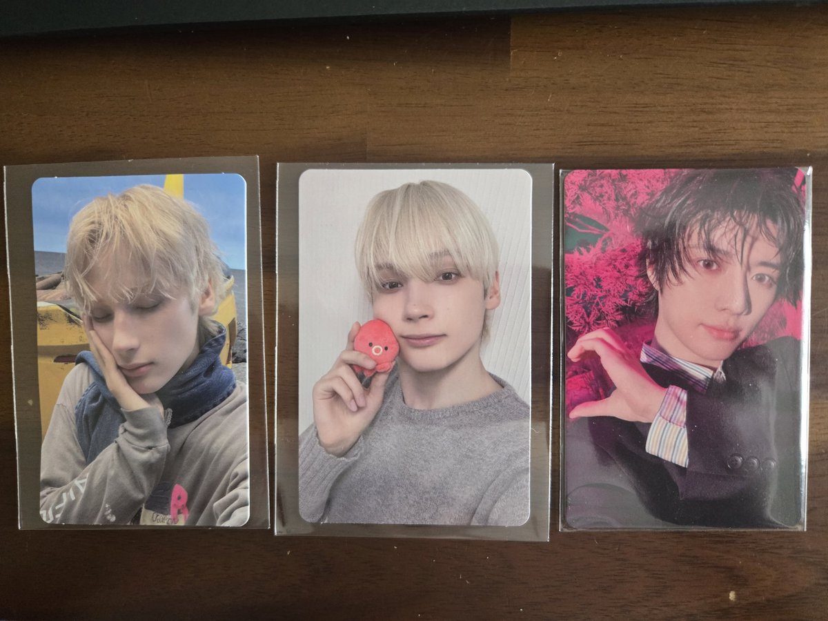 しろうま tweet media