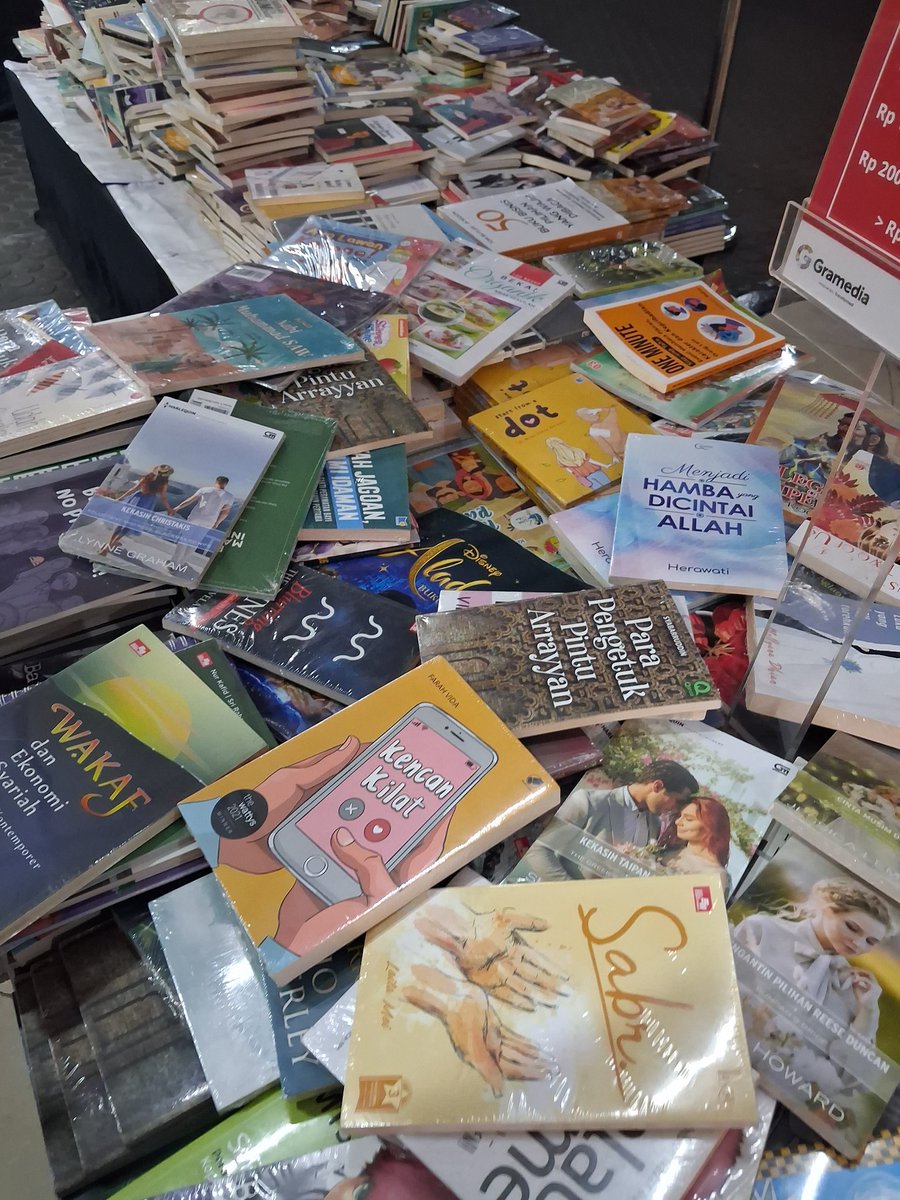 lolly🍭 dm, rep sering ga keliatan tweet media