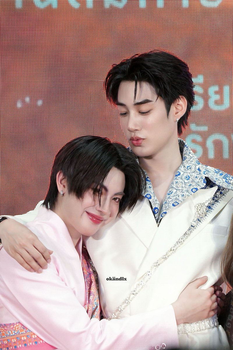 okändlx tweet media