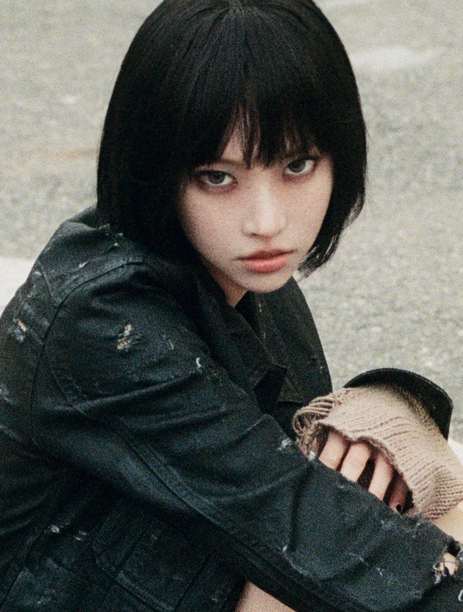 yunah pics tweet media