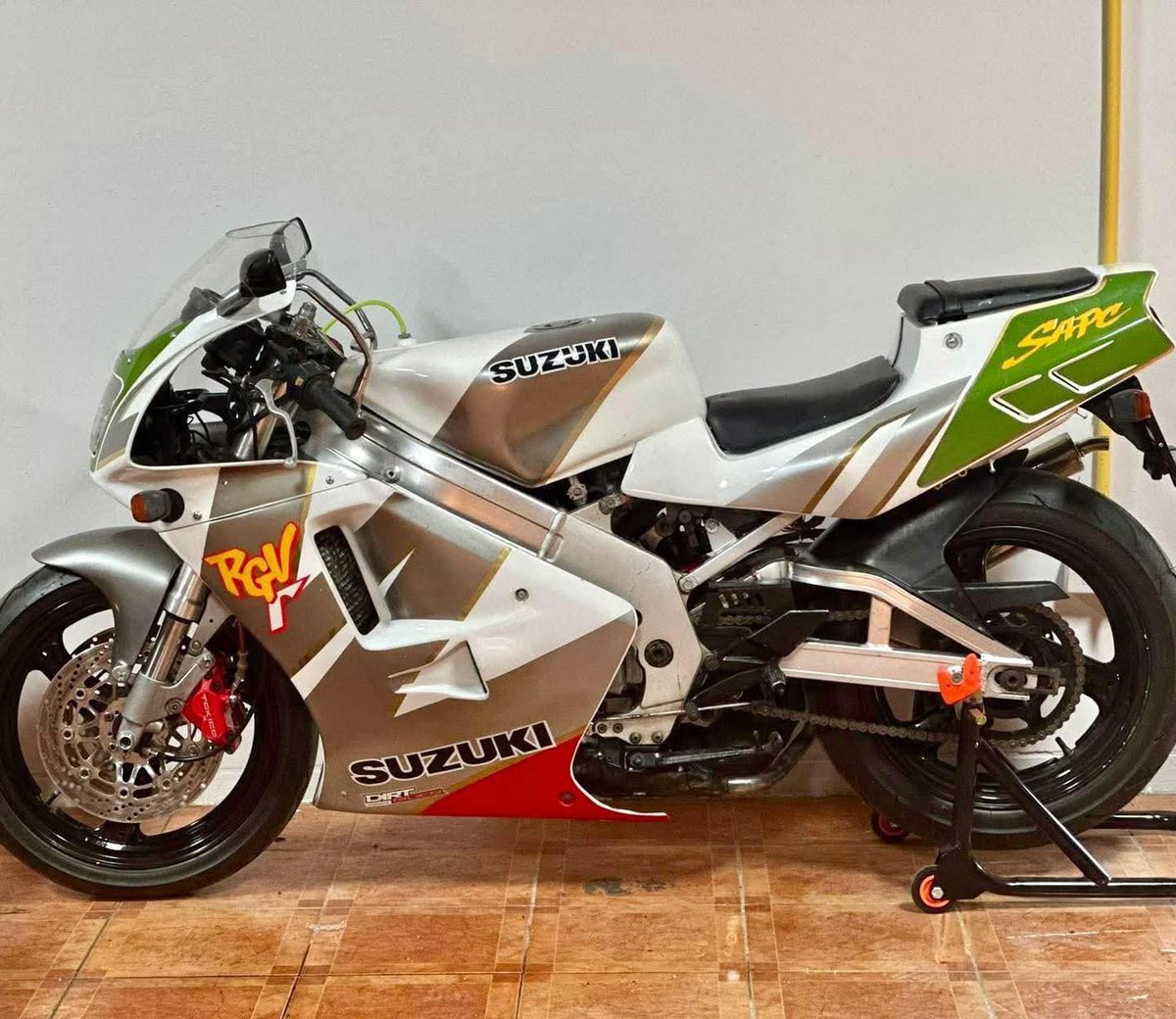 RoXie 🐱💄 tweet media