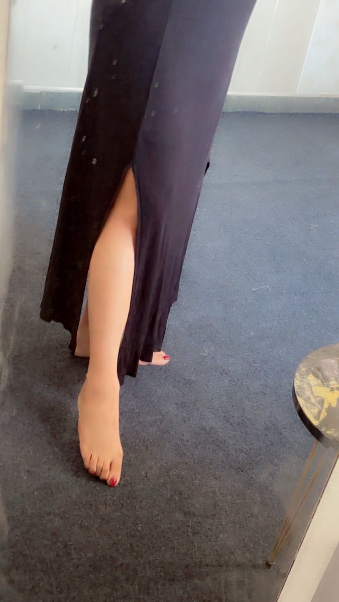 Christy01622521's tweet photo. #feetfetısh #feet #feetworshi̇p #lahore https://t.co/Tuuh2TVCVb