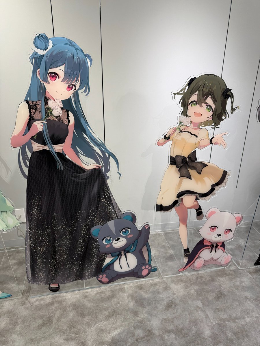 kumayurukumakyu's tweet photo. 等身大アクリルスタンド、大きかった。
クラファンに支援してくださった皆様、ありがとうございました。 https://t.co/MRokuzPTNw