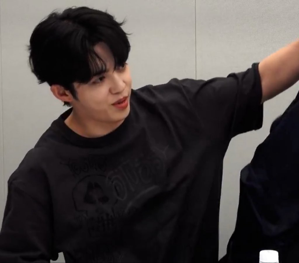 Leen🍒 tweet media