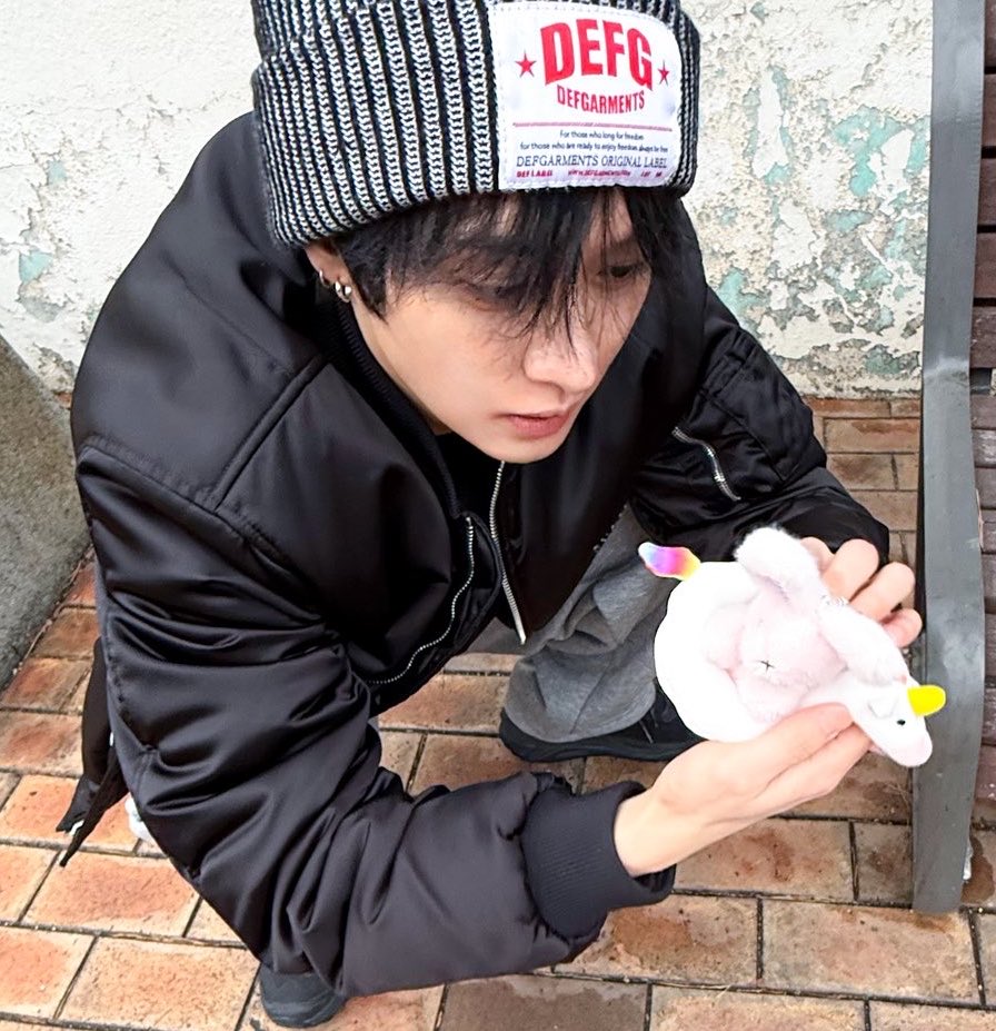 prado au's tweet media