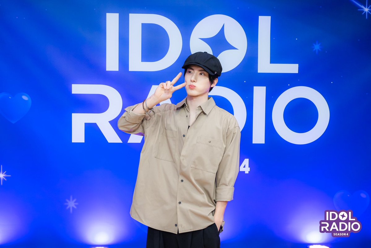 [#아이돌라디오오티디👕] 260413 에디🐶

아돌라에 온 병아리들을 인솔하는 
대장 강아지🐶

<a href="/THEBOYZ_officl/">더보이즈 (THE BOYZ)</a>