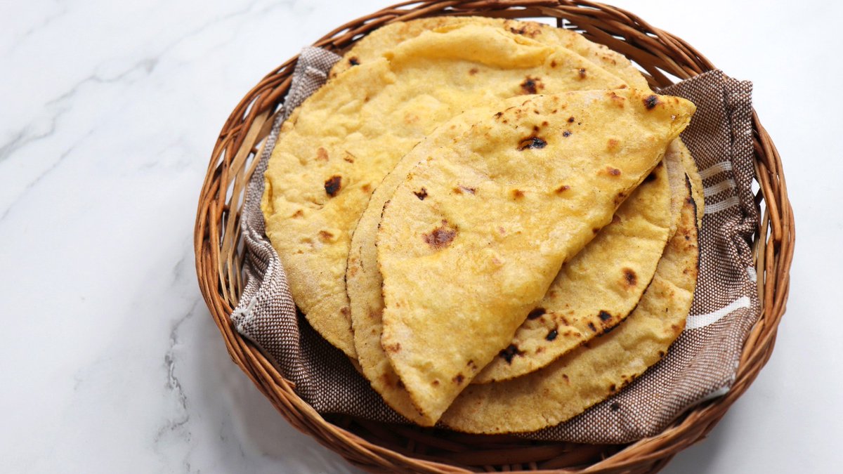 worldfoodwine's tweet image. Indian roti, four ingredients: chapatti flour, water, salt, oil.

No rolling pin, use the heel of your palm. The uneven thickness is a feature, not a bug.

30 minutes. Serve warm.

worldfoodwine.com/recipe/indian-…

#food #roti #indianfood #flatbread #bread #vegetarian #worldfoodwine