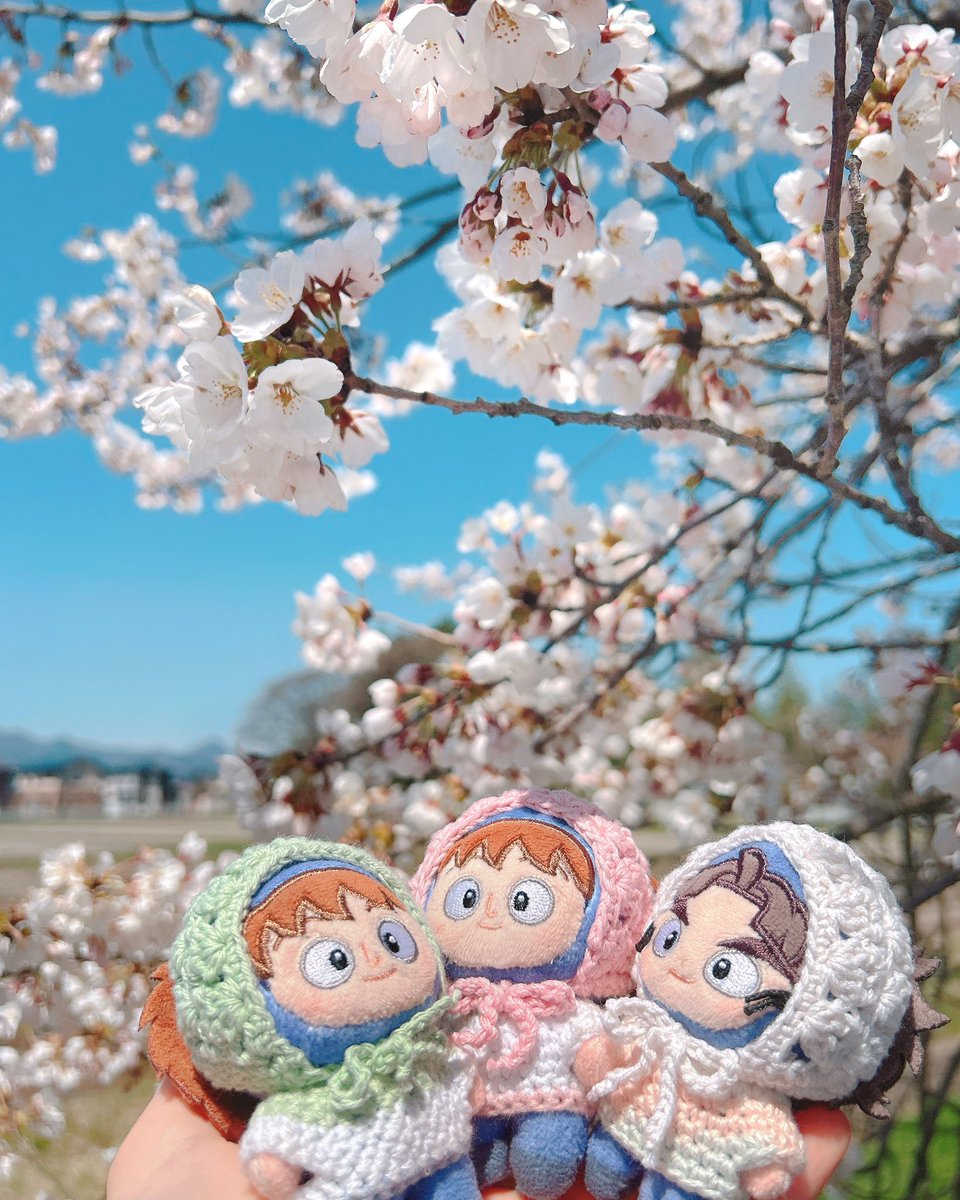 よなか tweet media