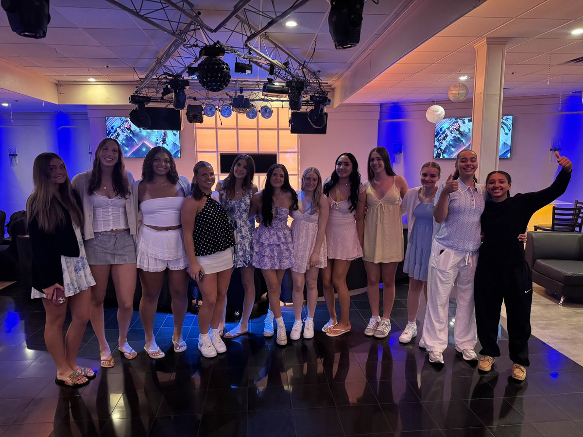 SJVLadyLancers's tweet photo. 2025-2026 Lady Lancers! Last night these teams got together one last time to celebrate the memories and experiences we made on and off the court this season, welcome some new Varsity Letters and said good luck to some soon to be alumni Lady Lancers! There were laughs and tears!💛 https://t.co/cIo55b1nfc