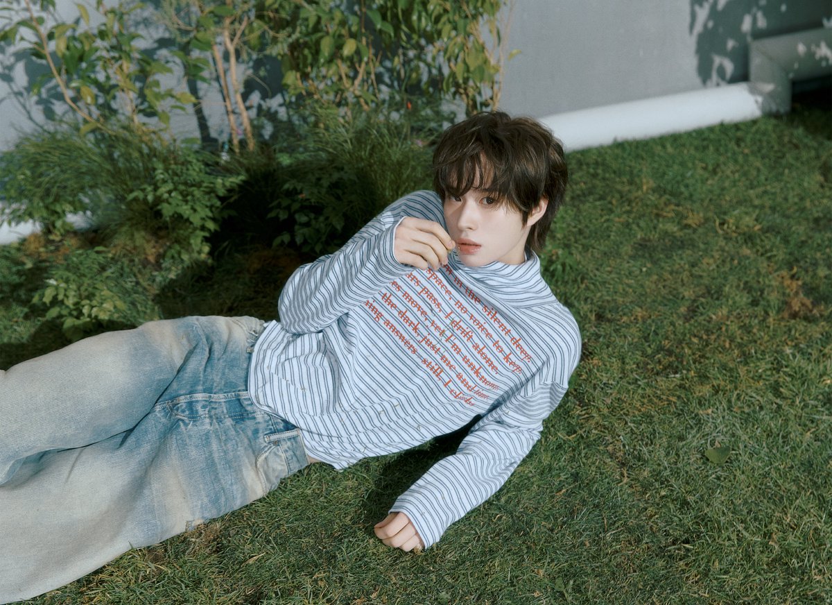 TWS_PLEDIS's tweet image. TWS : 5th Mini Album 'NO TRAGEDY'
Official Photo COMPACT Ver. (BLUSH)

#KYUNGMIN #경민

🌹 2026.04.27. 6PM (KST)

#TWS #투어스 #247WithUs
#NO_TRAGEDY