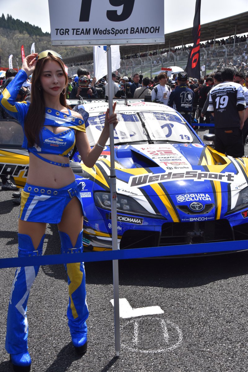 あこごん tweet media