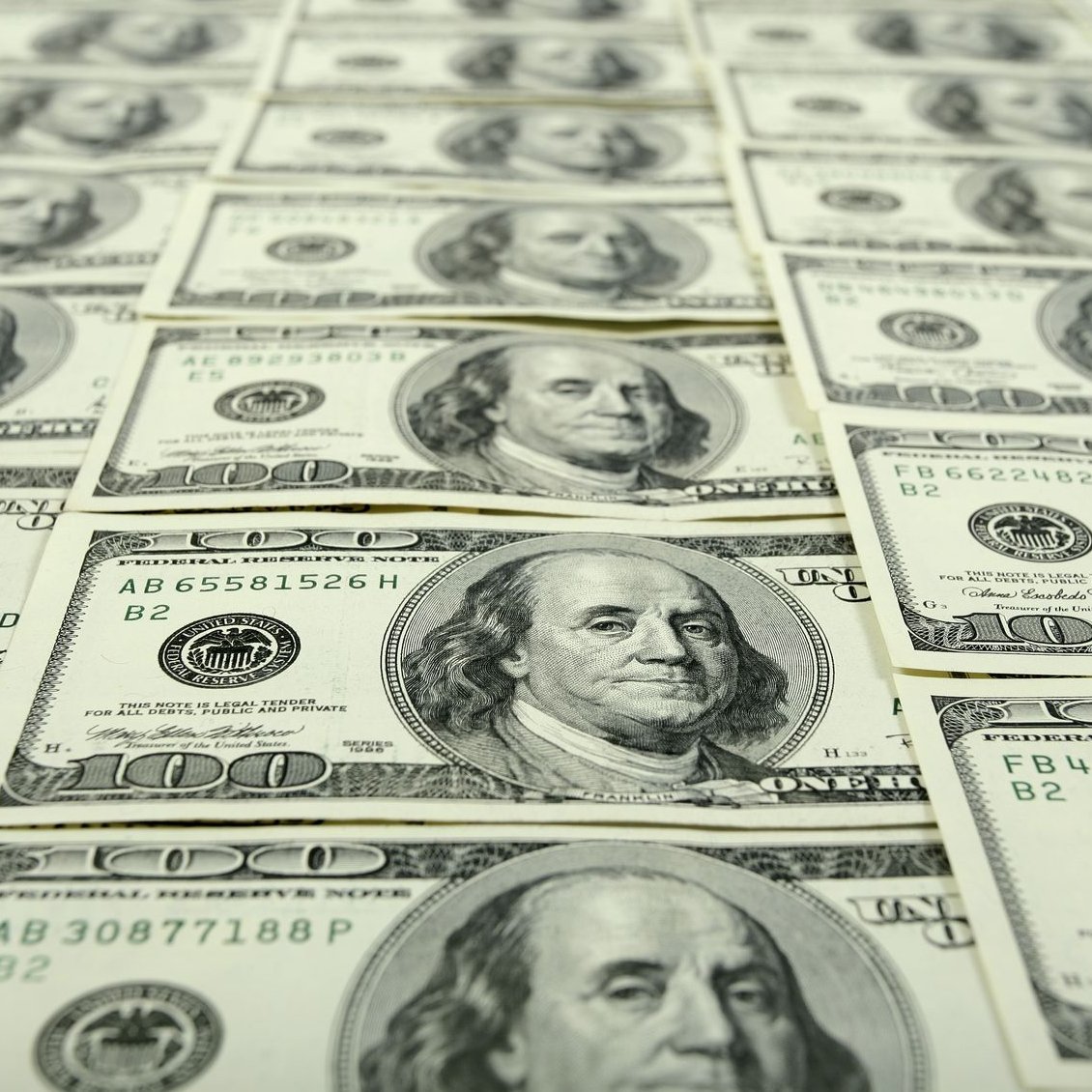 bptfinans's tweet photo. ABD'de yapılan bir ankete göre Amerikalıların yaklaşık %40'ı, 500 dolardan daha az bir birikime sahip.

• Ankete katılanlar, enflasyon ve istikrarsız iş piyasası nedeniyle birikimlerinin tükendiğini ifade etti. https://t.co/jfUMVepMRR