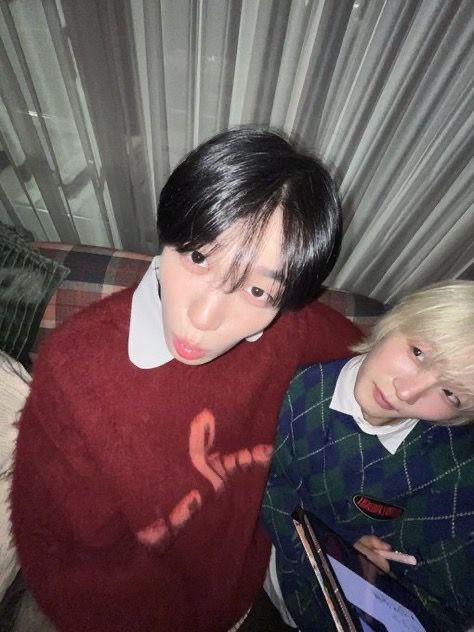 niv ✮ UNIQUE tweet media